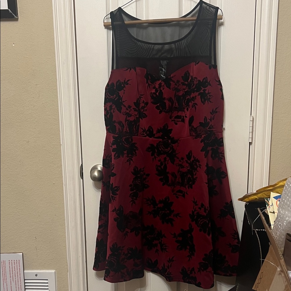 Elegant Black and Red Floral Mini Dress